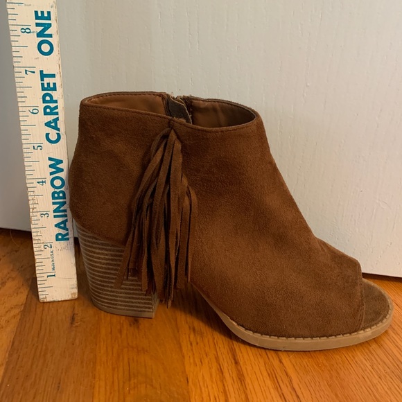 Heels - Picture 4 of 4